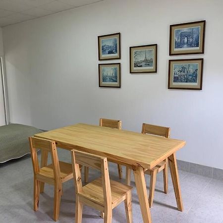 Amplio Dpto En El Corazon De Carhue Villa Ngoại thất bức ảnh