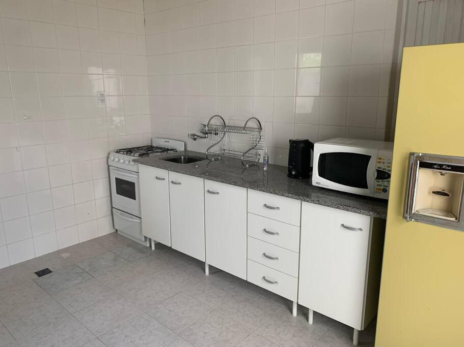 Amplio Dpto En El Corazon De Carhue Villa Ngoại thất bức ảnh