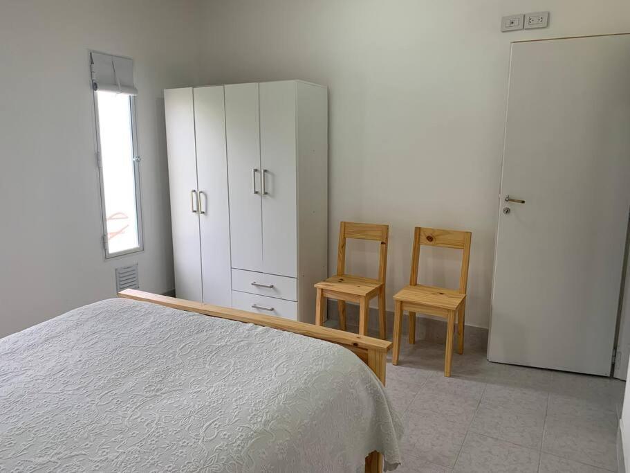 Amplio Dpto En El Corazon De Carhue Villa Ngoại thất bức ảnh